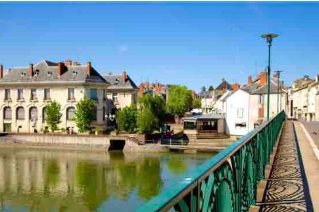 Charmant Studio Vierzon Luaran gambar